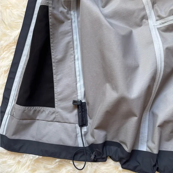 Patagonia Shells Rain Jacket Hooded 100% Recycled Nylon Women’s S - Picture 4 of 5